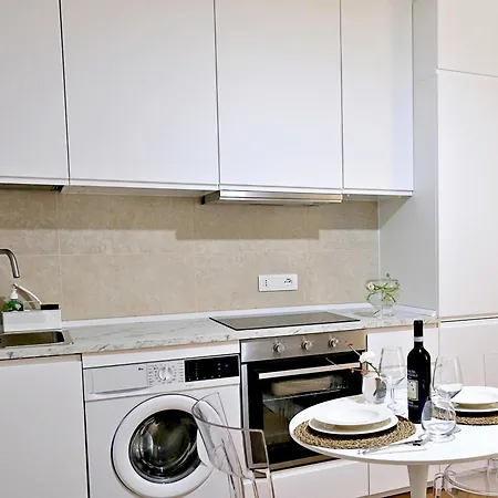 Urban 42 Apartment